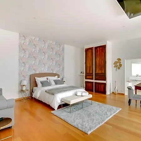 La Des Ducs فندق مبيت وإفطار 3*