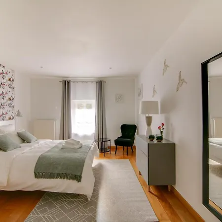 La Des Ducs فندق مبيت وإفطار 3*