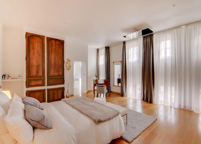 Bed & Breakfast La Des Ducs 3*