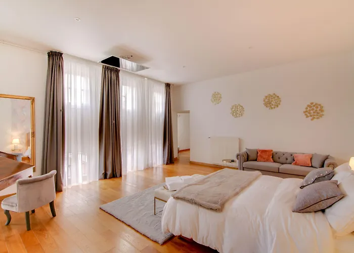 Bed & Breakfast La Des Ducs 3*