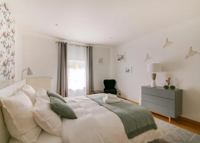 La Des Ducs לינה וארוחת בוקר 3*