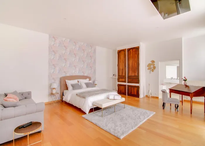 Bed & Breakfast La Des Ducs 3*