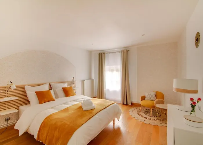 Bed & Breakfast La Des Ducs 3*