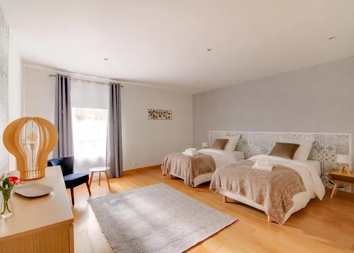 La Des Ducs בר-לה-דוק