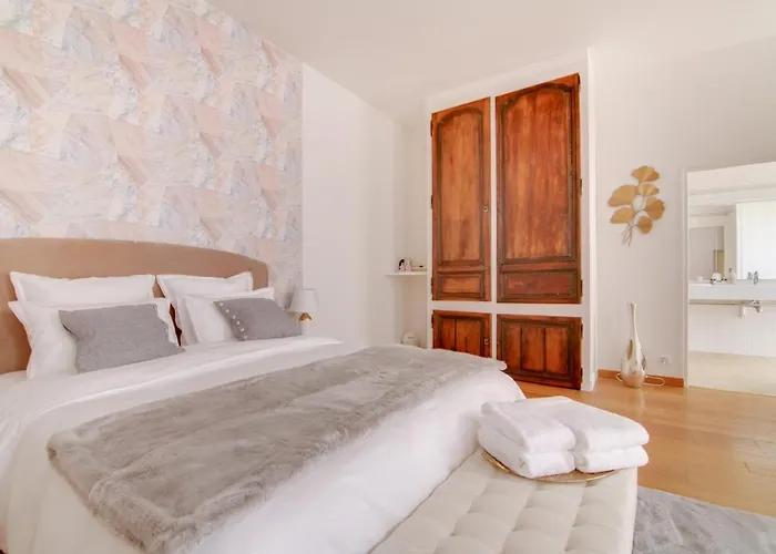 Bed & Breakfast La Des Ducs 3*